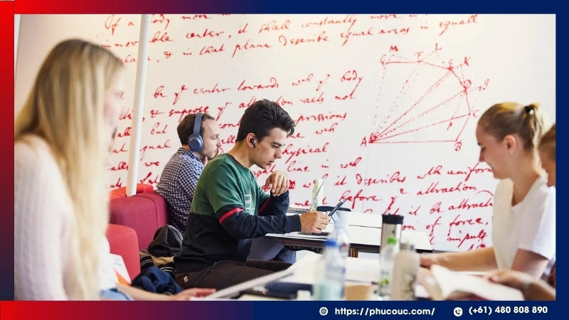 Học lại môn hoặc tham gia workshop miễn phí giúp nâng cao điểm và tránh cảnh báo