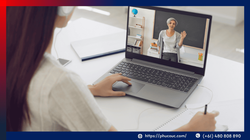 Nhiều bạn chọn học online vì tiết kiệm chi phí và linh hoạt thời gian học tập