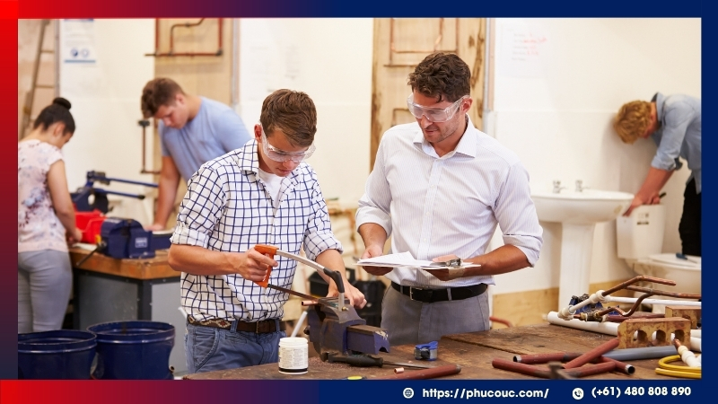 Học tiếp phù hợp khi bạn muốn định cư, thăng tiến và có tài chính ổn định