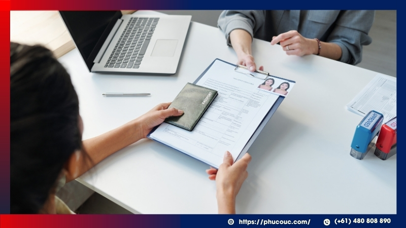 Có thể nộp hồ sơ visa phụ thuộc cùng lúc hoặc sau khi du học sinh đã có visa